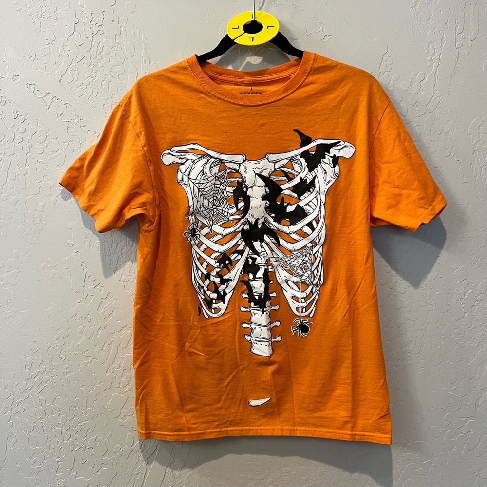 Hot Topic Halloween Graphic Tee